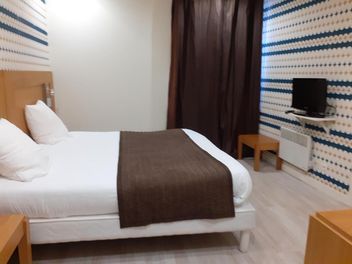 Logis Hotel Restaurant De L'Ecu モンバール エクステリア 写真