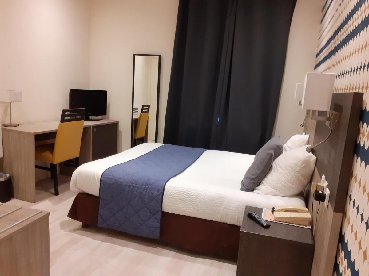 Logis Hotel Restaurant De L'Ecu モンバール エクステリア 写真